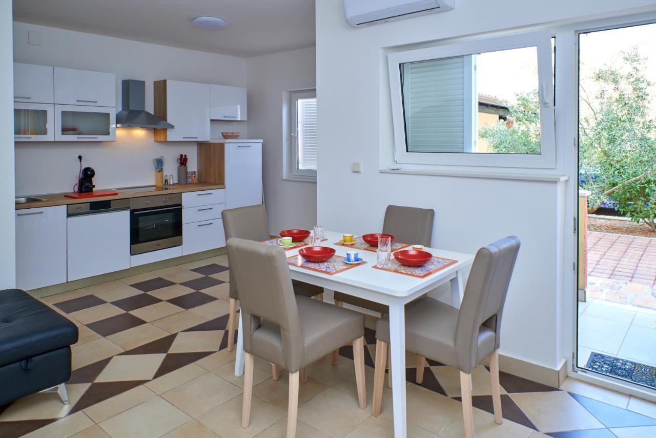 Cittanova Boutique Apartment Con Piscina Новиград Экстерьер фото